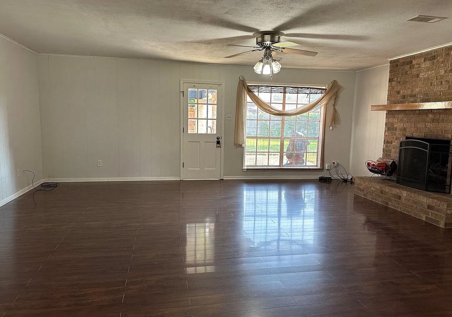 Single Family Home — Photo 4