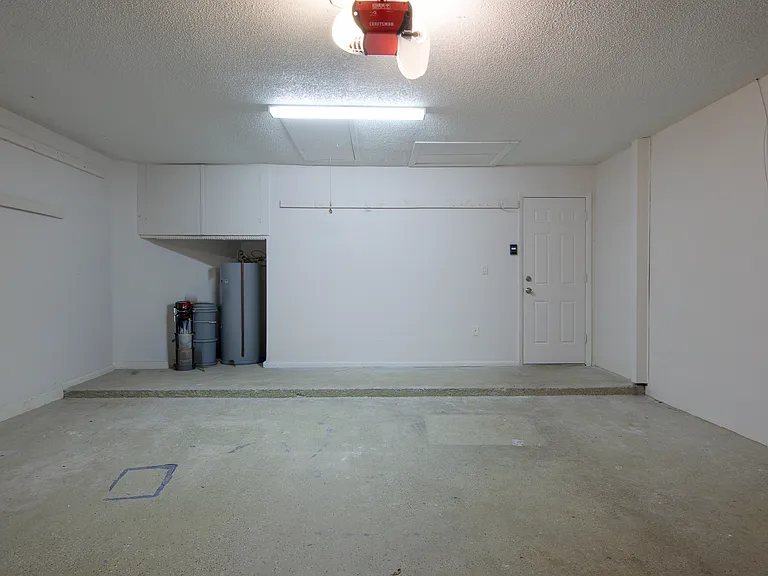 8349 Monarch Cir — Photo 34