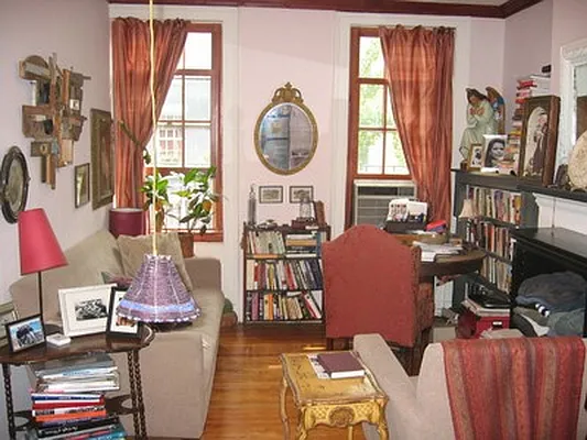 Rented by Adina Realty | media 52