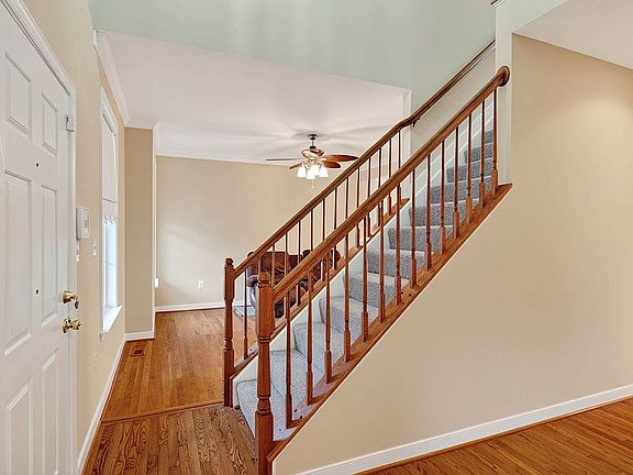 Main level staircase