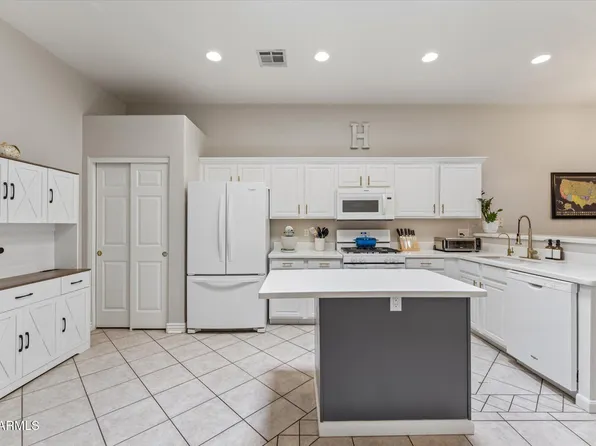 6730 E HERMOSA VISTA Drive #64, Mesa, AZ 85215