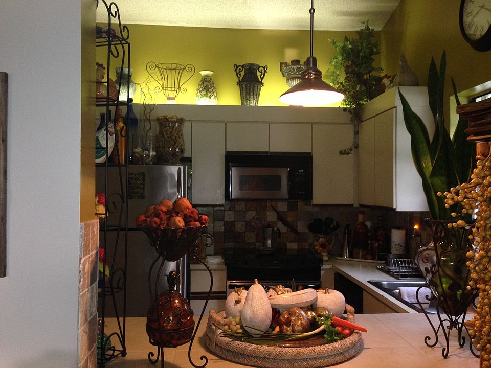 2nd image of 2302 Congressional Way
