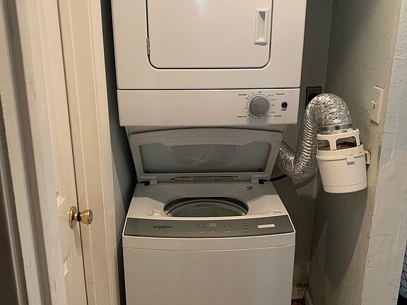 5th image of 2300 Live Oak St #4