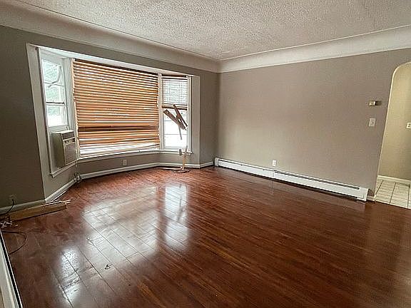 4th image of 25330 Brookview St