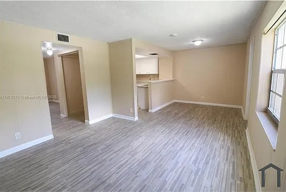 1354 Seaview — Photo 7