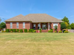 24590 Lisa Dr E, Athens, AL 35613