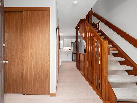 2nd image of 3395 Reed Point Dr