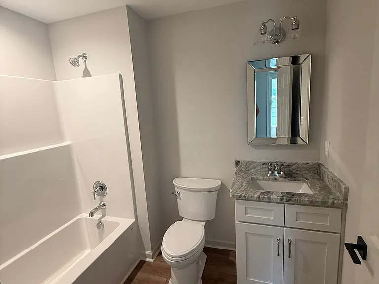 6735 Hill St — Photo 9