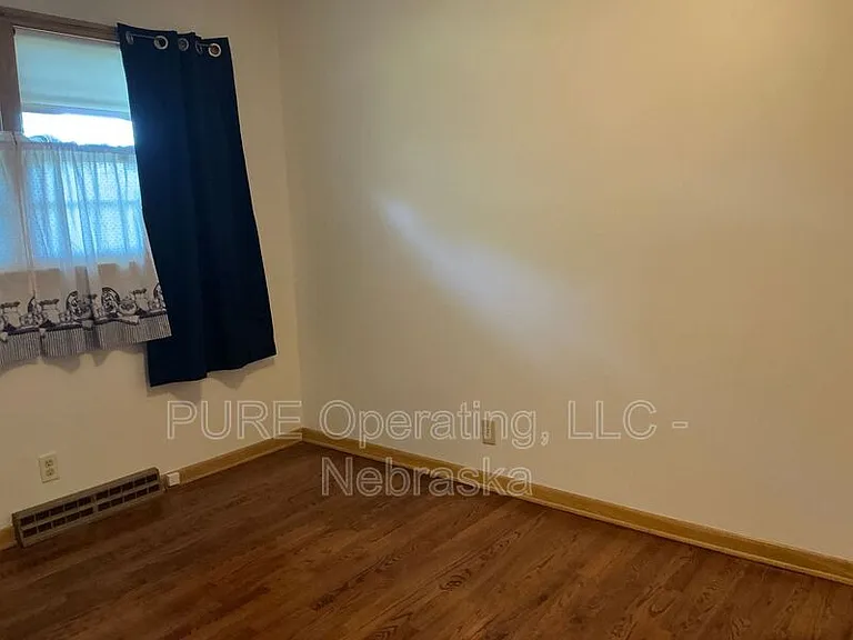 7602 Parker St — Photo 29