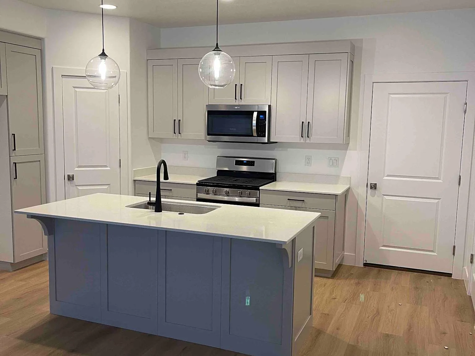 3 bed, 2.5 bath, 1539 sqft, $1,950 — Photo 4