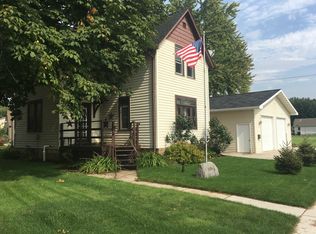 1106 E Main St, Little Chute, WI 54140