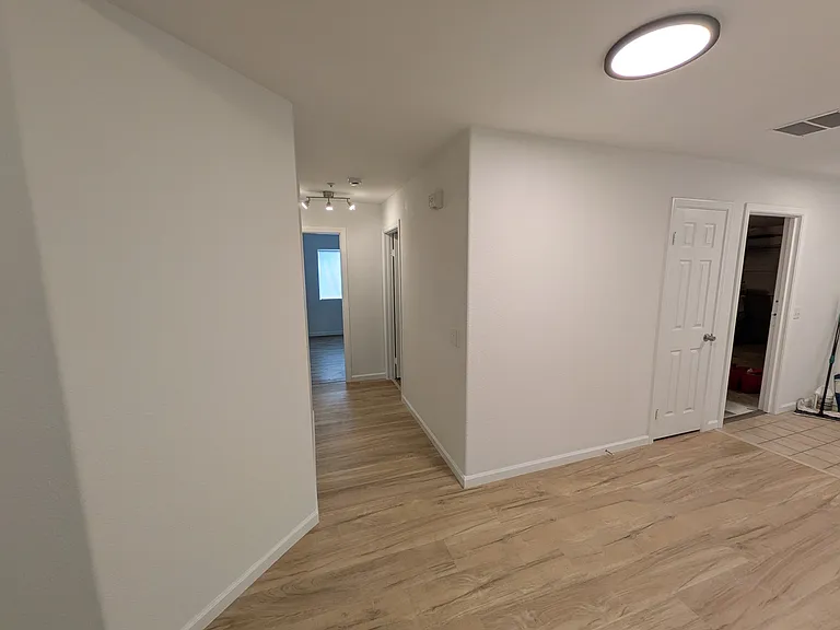 583 Hildale Cir — Photo 1