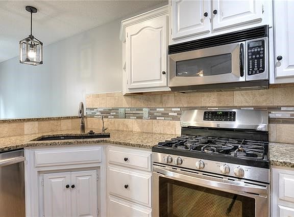 5th image of 15465 NW 127th St