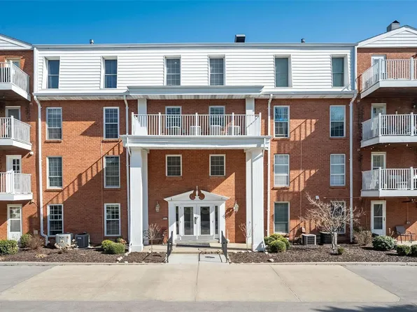 14443 Bantry Ln APT 26, Chesterfield, MO 63017