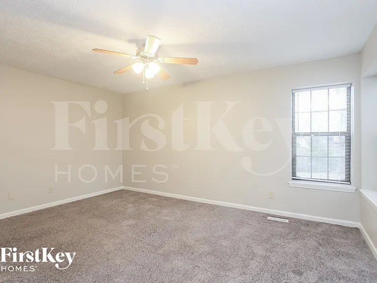 4496 Braemar Dr — Photo 16