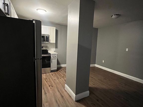 4th image of 122 Chestnut St APT 14