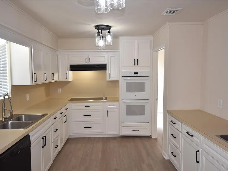 14410 Muirfield Ln — Photo 40