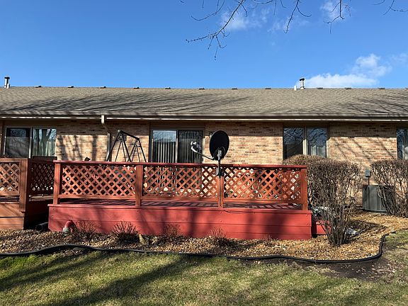 2nd image of 804 Deerpath Ln