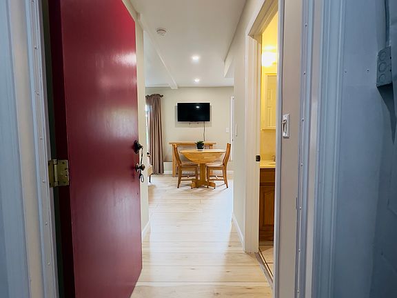 2nd image of 877 36th Ave