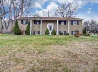 8135 Comanche Trl, Temperance, MI 48182