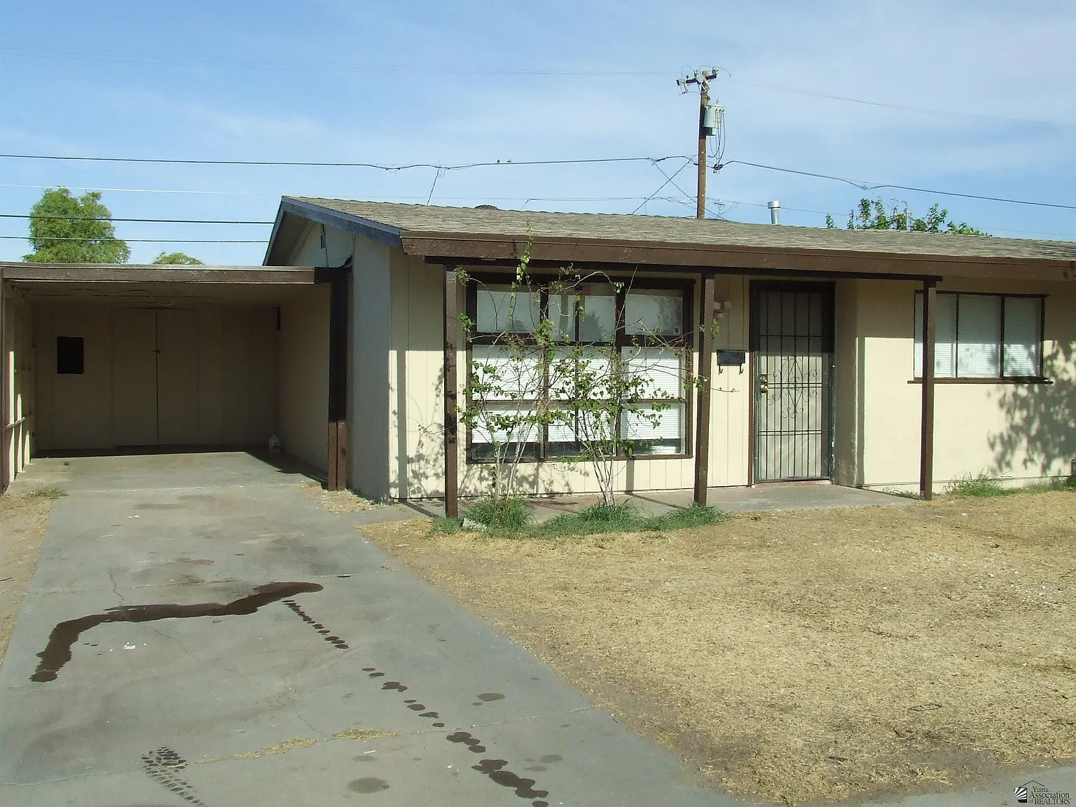 3 bed, 1.0 bath, 900 sqft, $1,300 — Photo 2