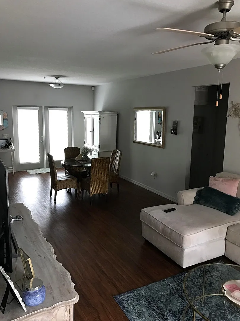 Horatio Place — Photo 2