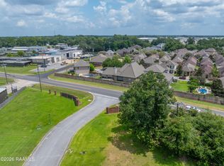 101 Pecan Leaf Dr, Broussard, LA 70518