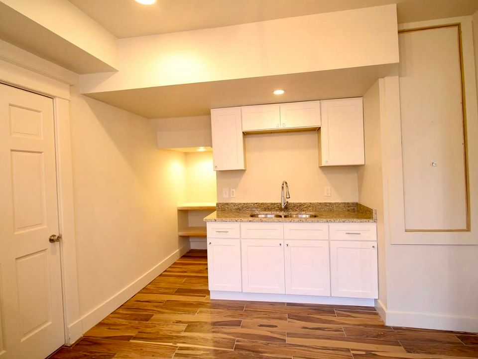Kitchen Pic 4