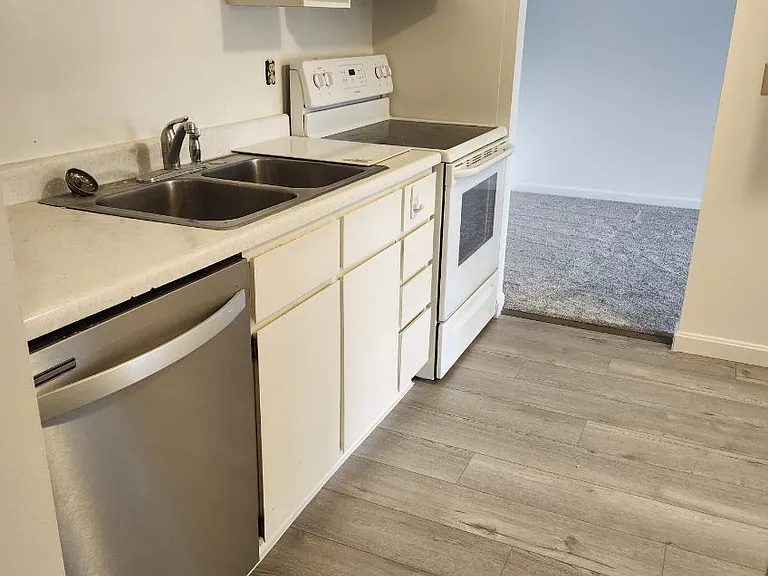 75 Atterbury Blvd #310 — Photo 4