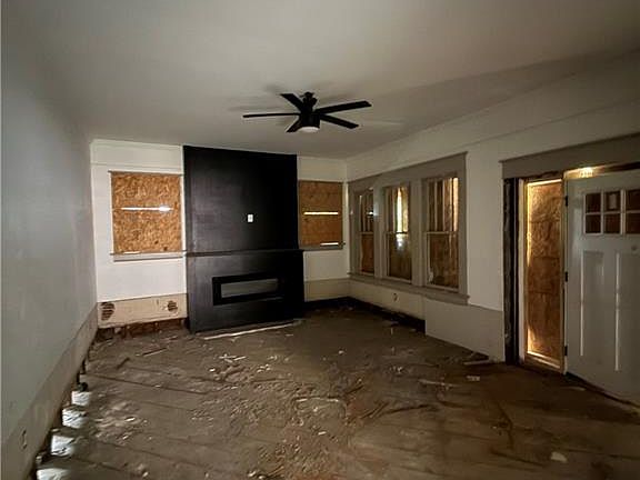 2nd image of 1074 Arlington Ave SW