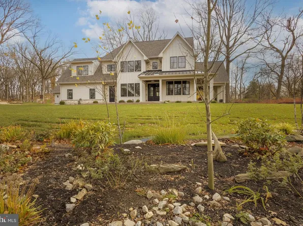 385 Port Royal Ave, Philadelphia, PA 19128