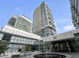 251 Manitoba St #421, Toronto, ON M8Y 0C7