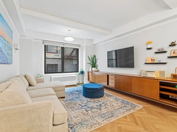 440 West End Avenue image 1 of 9