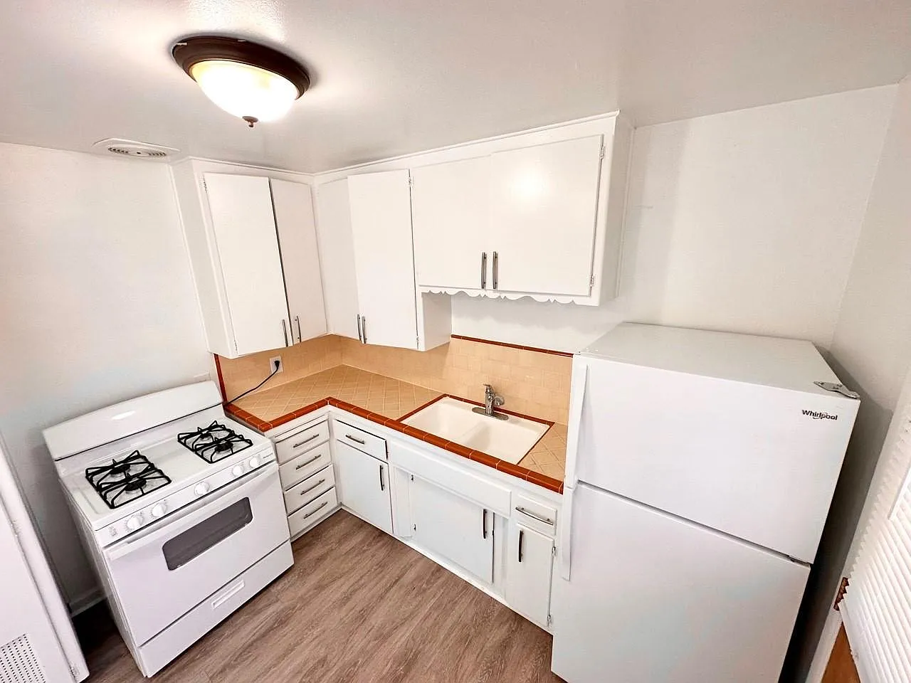 2 bed, $2,195 — Photo 2
