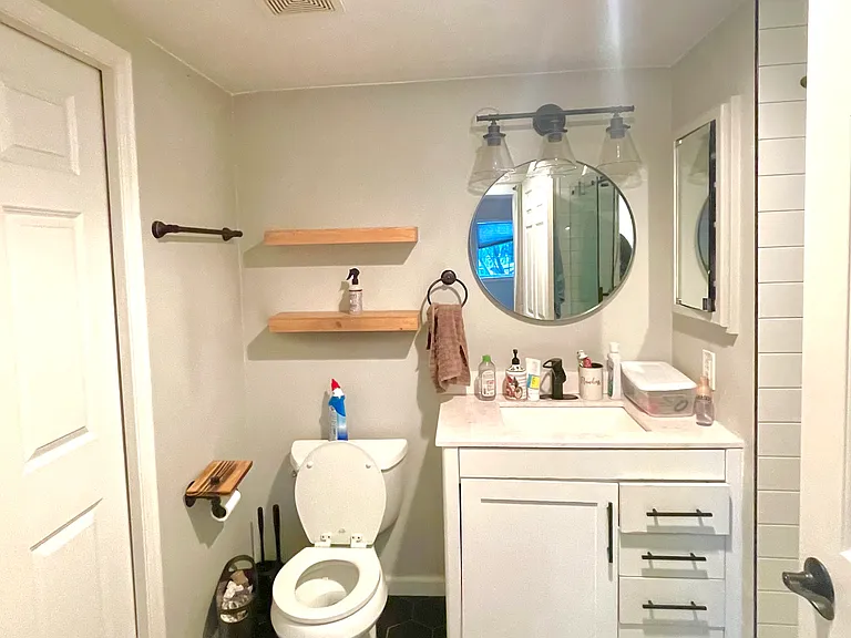 18505 SE Newport Way #A105 — Photo 6