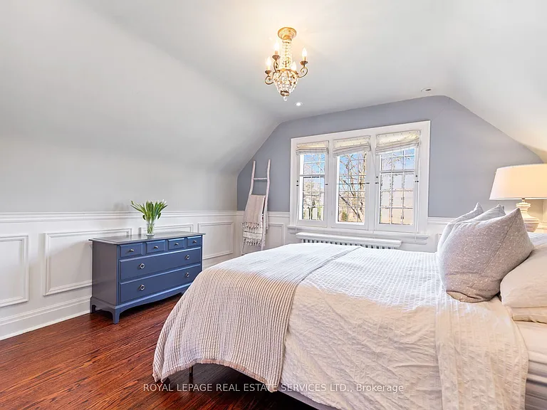 60 Thompson Ave — Photo 21