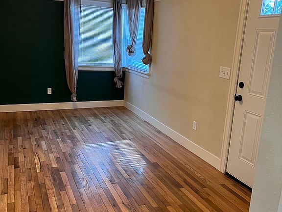 2nd image of 5907 NE 107th Ave