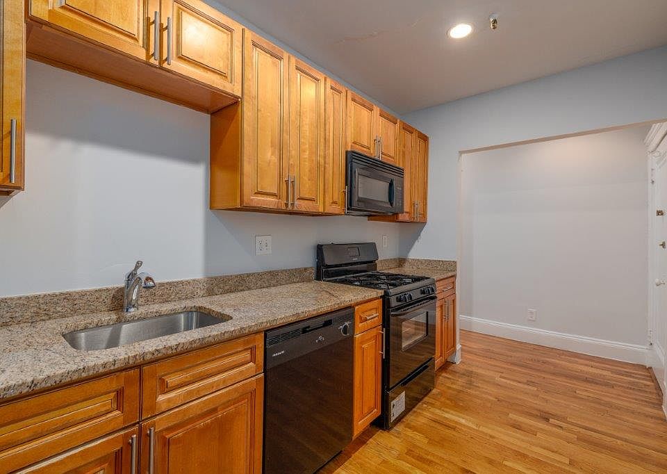 1st image of 286C Chestnut Hill Ave #9C