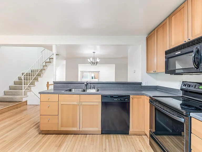 2331 Harleyford Ct — Photo 9