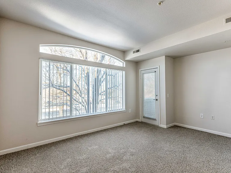 Pavilions at Silver Sage Apartments — Photo 41