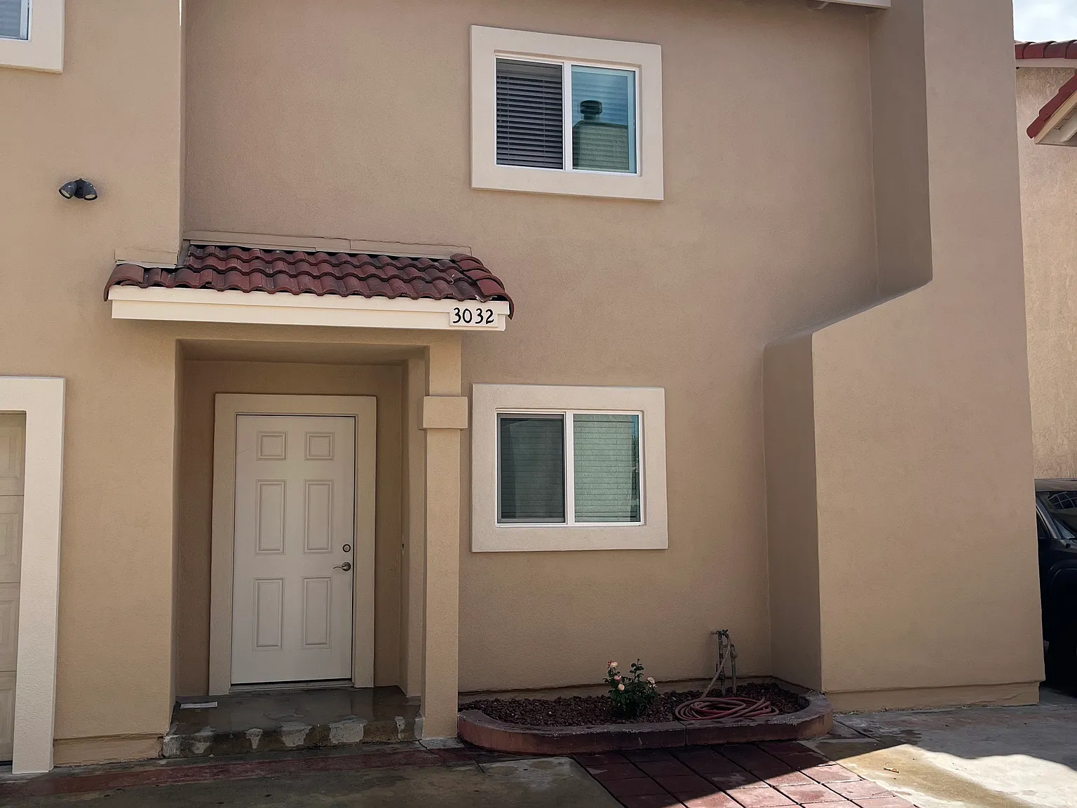 4 bed, 2290 sqft, $4,250 — Photo 2