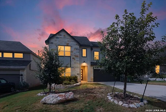 4 bed, 3.0 bath, 2391 sqft, $2,700 — Photo 1