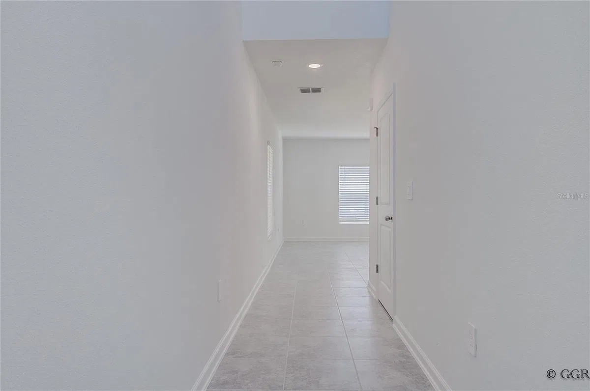 4 bed, 3.0 bath, 1907 sqft, $2,350 — Photo 4