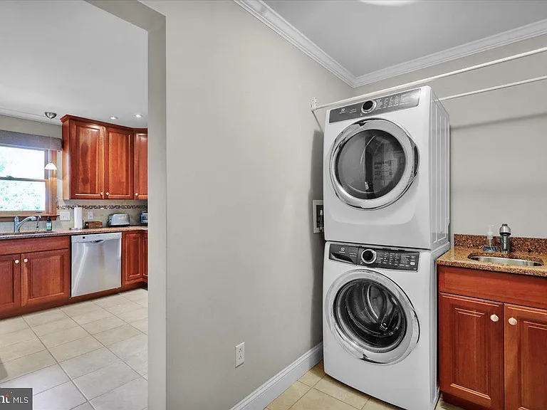 4324 Glenside Dr — Photo 12
