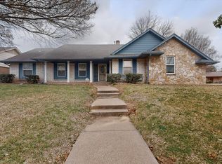 2800 Hedgeway Dr, Arlington, TX 76016