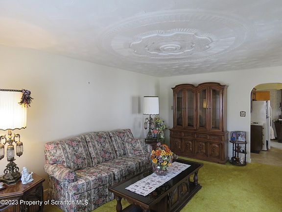 4th image of 715 W Lackawanna Ave