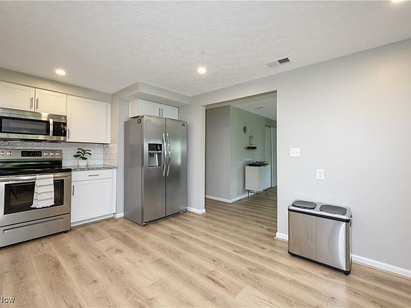 4th image of 9495 Nita Ln