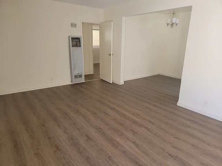 3725 Midvale Ave #2 — Photo 1
