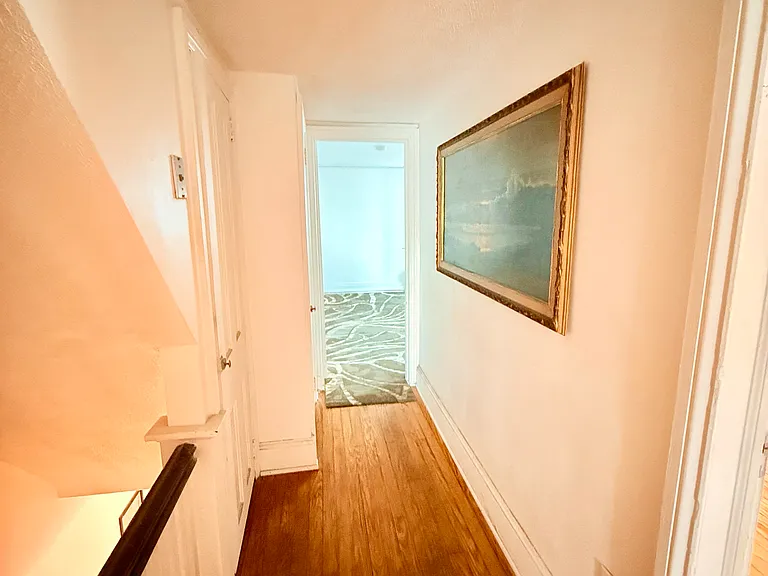 216 N Main St — Photo 8