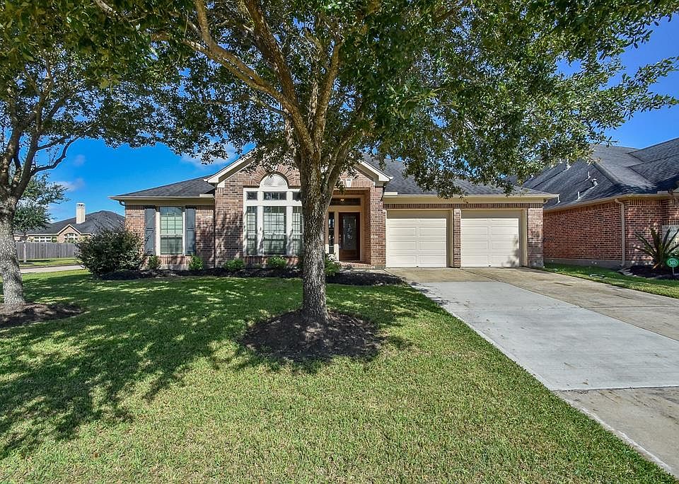 1st image of 2510 Pioneer Oaks